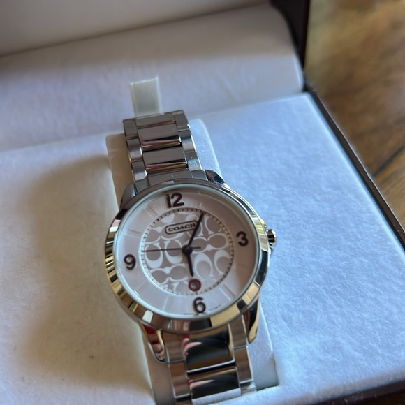 EUC Coach Silver Signature Link Stainless Steel Band Watch - Picture 3 of 16